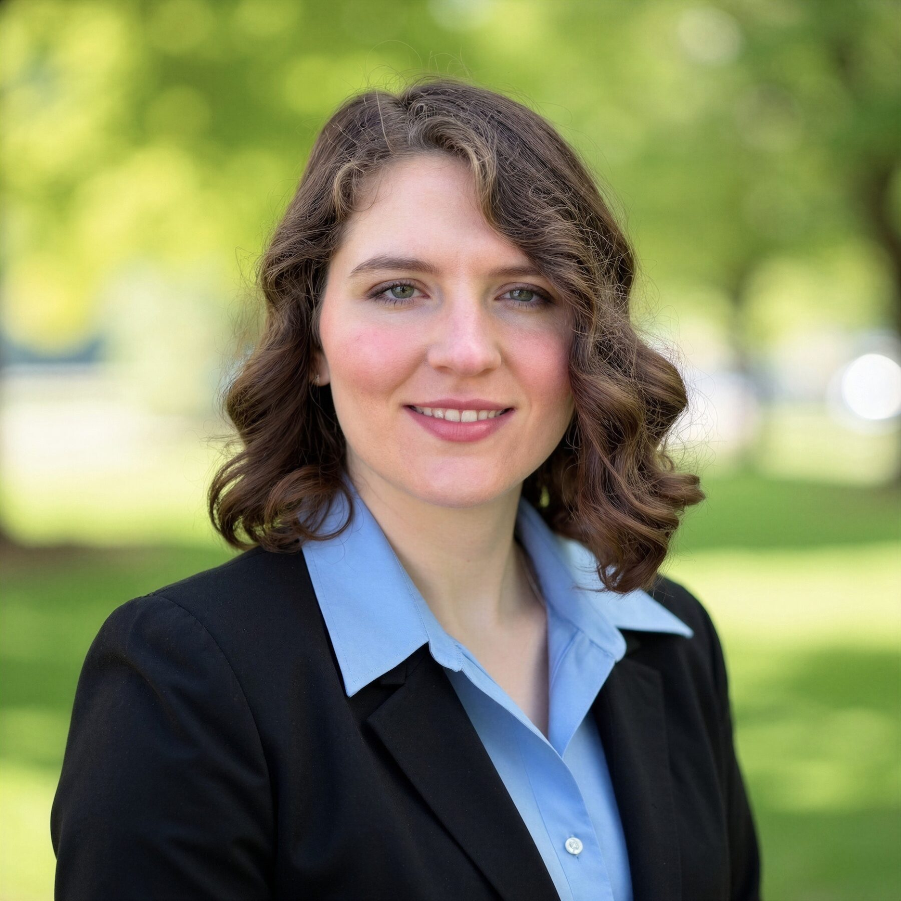 Liz Headshot 2026